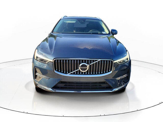 2023 Volvo XC60 B5 Ultimate Bright Theme