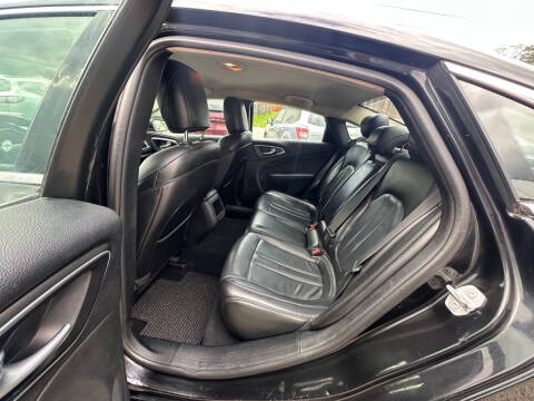 2017 Chrysler 200 Limited Platinum