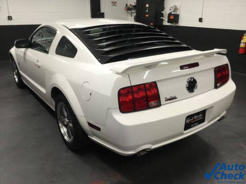 2005 Ford Mustang GT Deluxe
