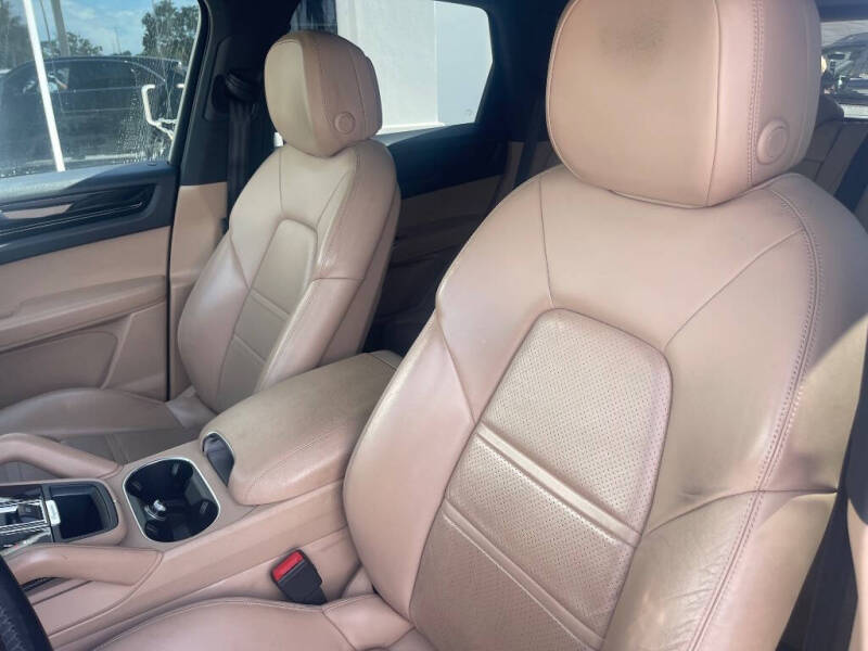 2019 Porsche Cayenne E-Hybrid