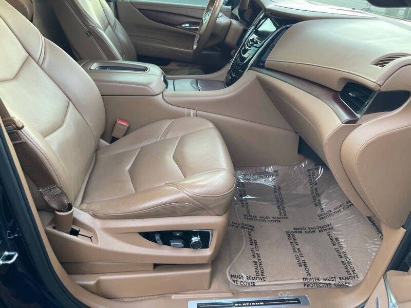 2017 Cadillac Escalade ESV Platinum