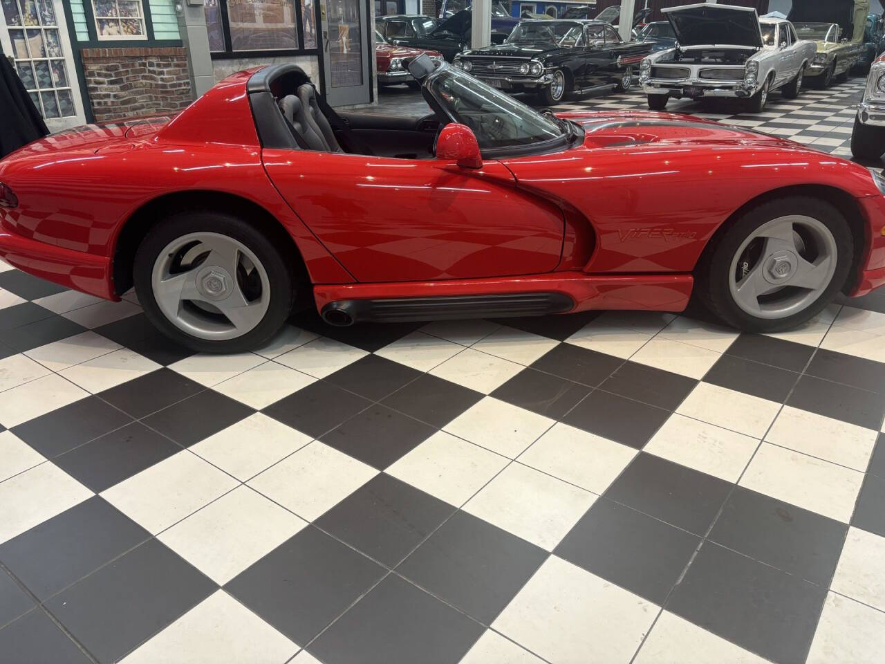 1994 Dodge Viper 9