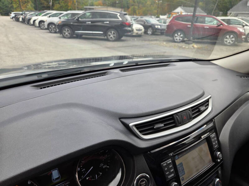 2016 Nissan Rogue SV