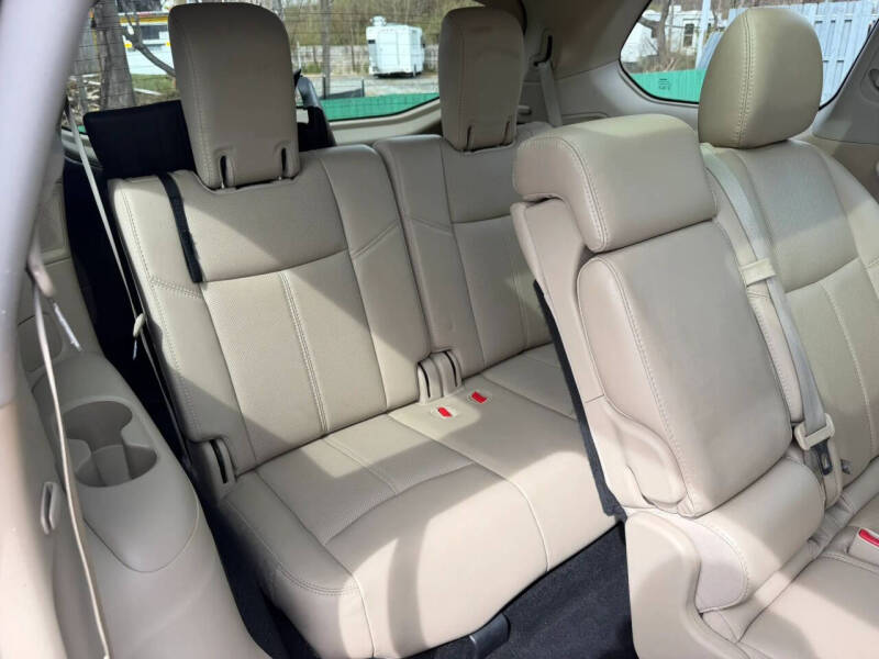2020 Nissan Pathfinder Platinum