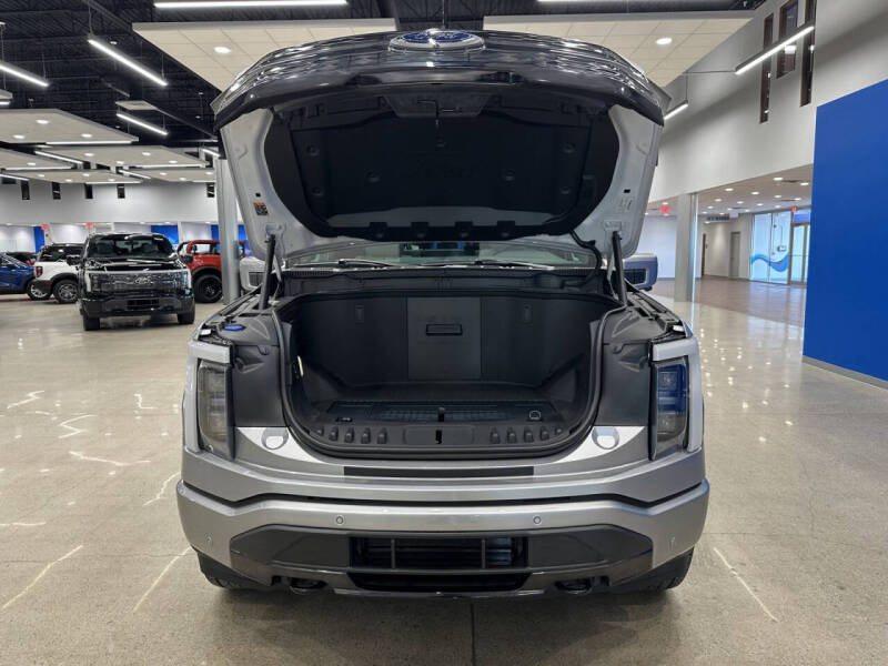 2023 Ford F-150 Lightning XLT