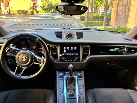 2017 Porsche Macan