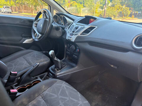 2011 Ford Fiesta SES