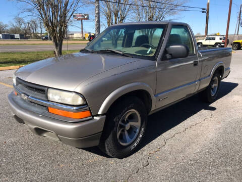 2001 Chevrolet S-10 for sale at SPEEDWAY MOTORS in Alexandria LA