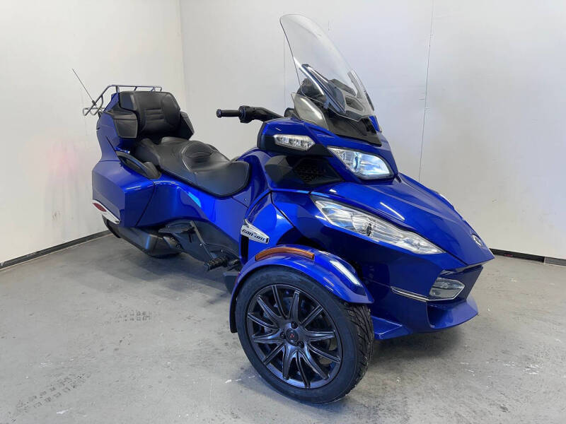 2013 Can-Am Spyder RT-S SM5