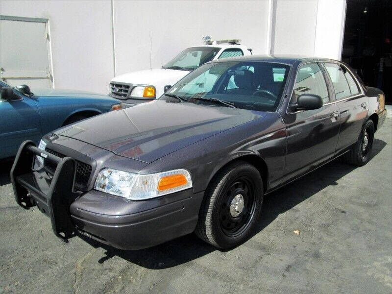 2011 Ford Crown Victoria Police photo 3