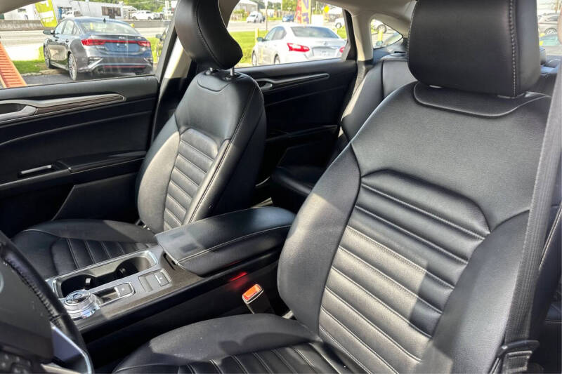 2019 Ford Fusion SEL