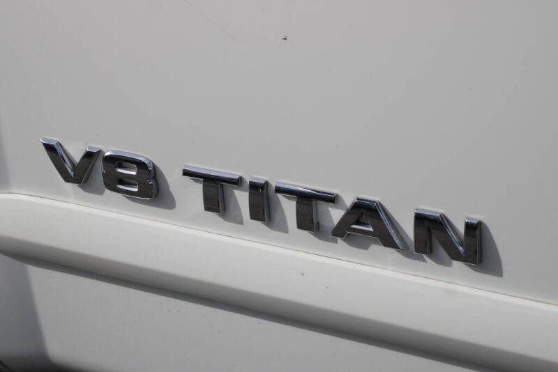 2013 Nissan Titan SV