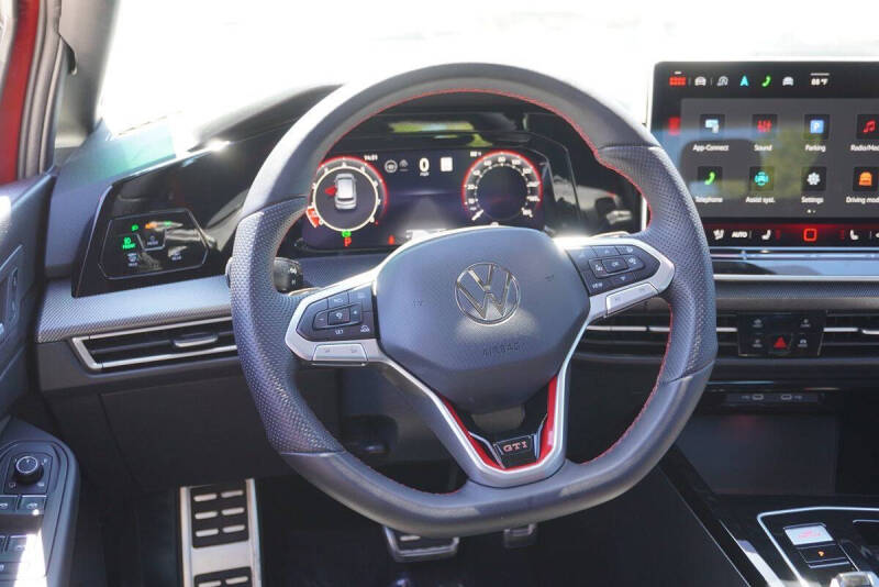 2025 Volkswagen Golf GTI SE