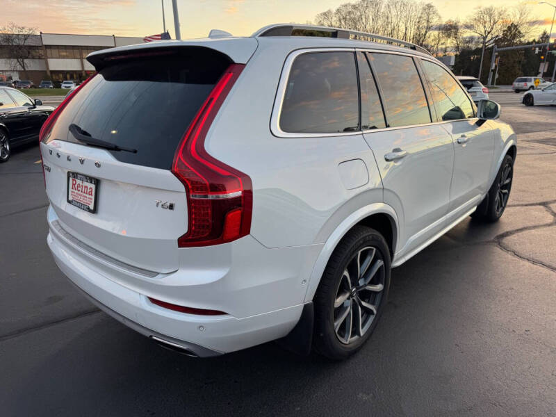 2017 Volvo XC90 T6 Momentum