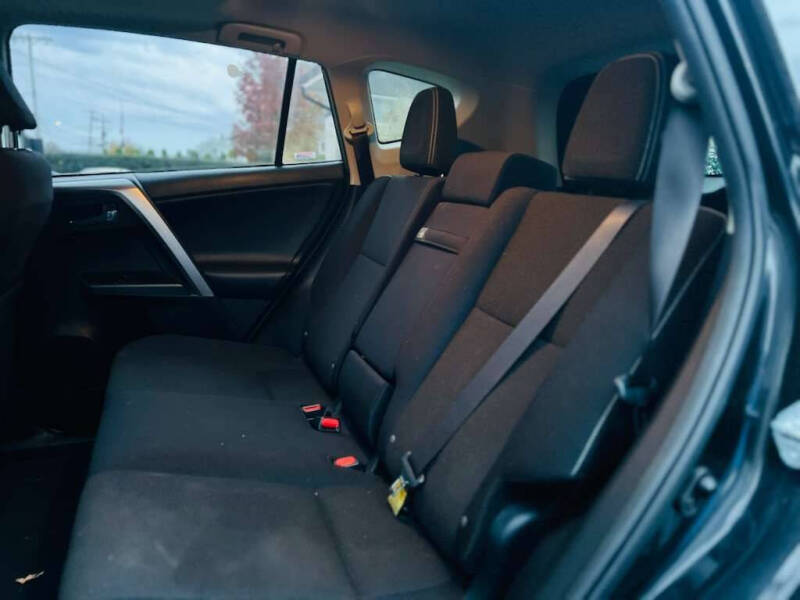 2017 Toyota RAV4 Hybrid XLE