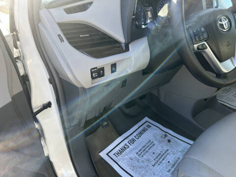 2015 Toyota Sienna XLE 7-Passenger