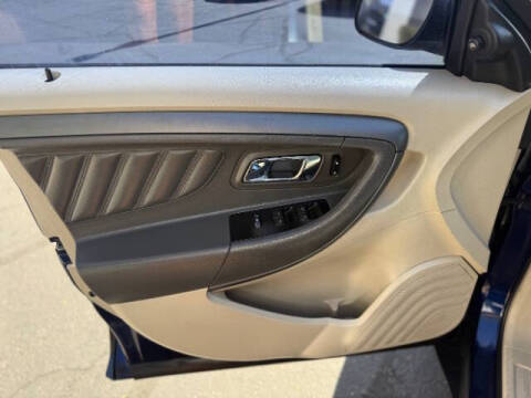 2011 Ford Taurus SE