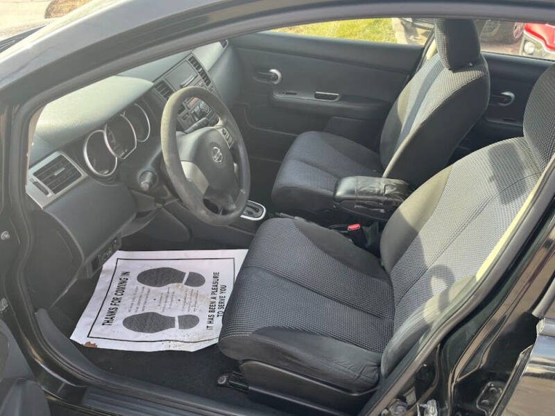 2010 Nissan Versa 1.8 S