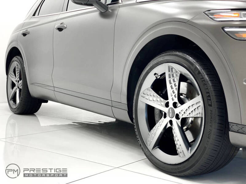 2023 Genesis GV70 2.5T Standard