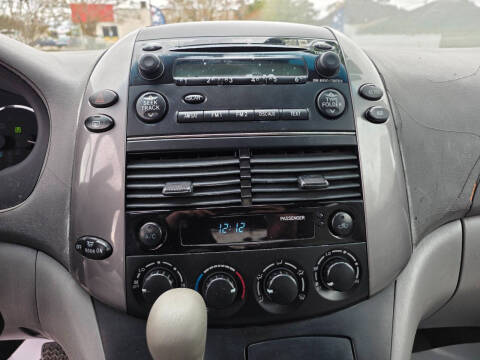 2009 Toyota Sienna CE 8-Passenger