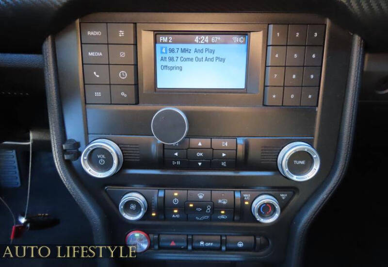 2022 Ford Mustang EcoBoost