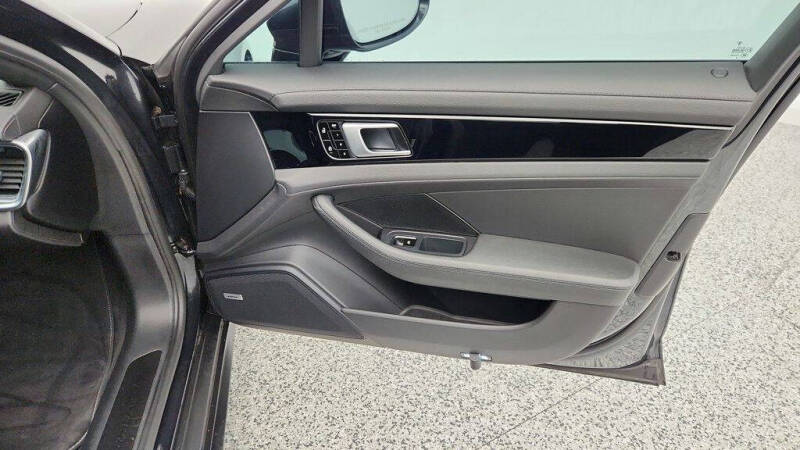 2019 Porsche Panamera 4 E-Hybrid