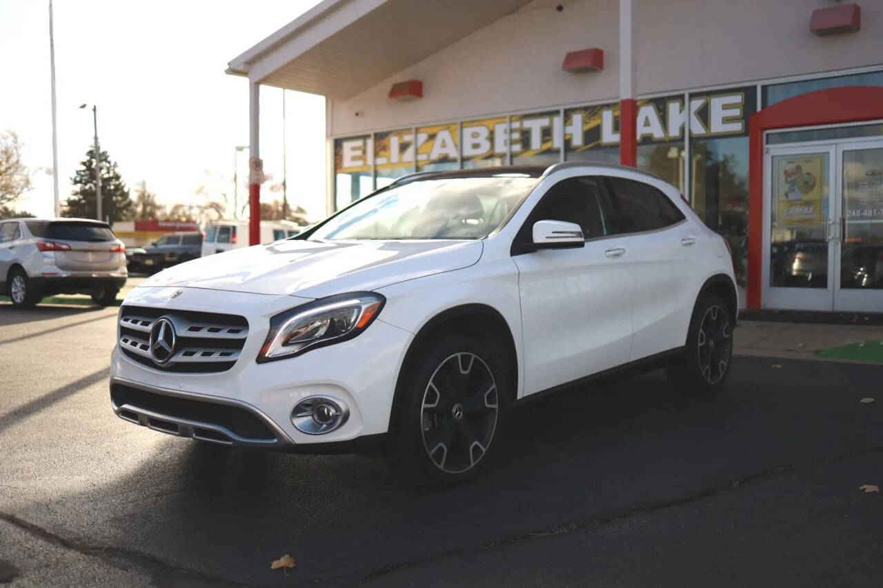Off white 2019 Mercedes-Benz GLA GLA 250 GLA 250 4dr SUV 1