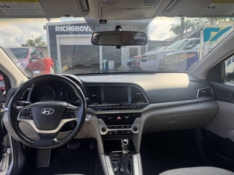 2017 Hyundai Elantra SE