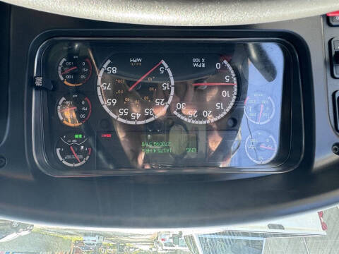 2018 Freightliner M2 106