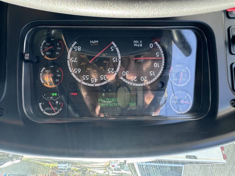 2018 Freightliner M2 106