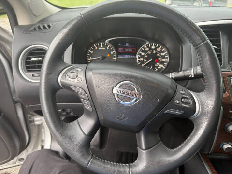 2017 Nissan Pathfinder Platinum