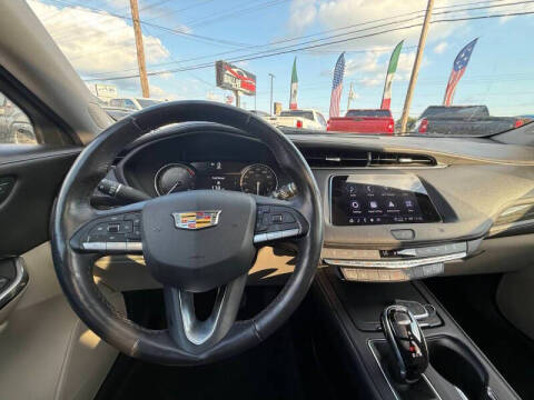 2021 Cadillac XT4 Premium Luxury