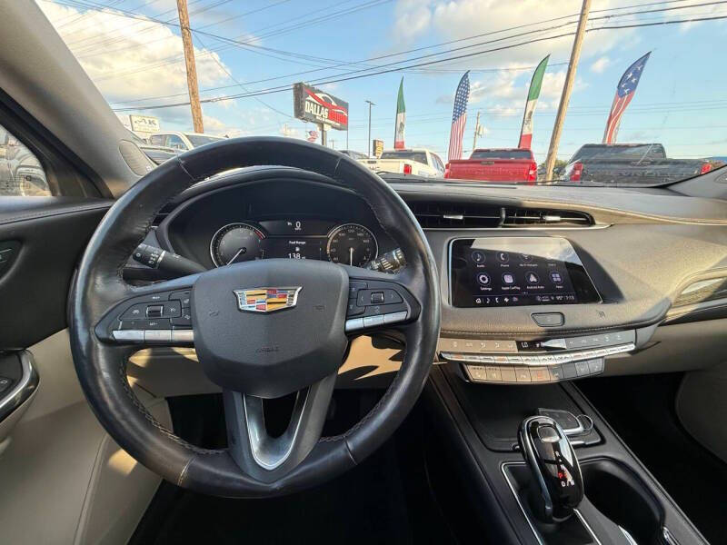2021 Cadillac XT4 Premium Luxury