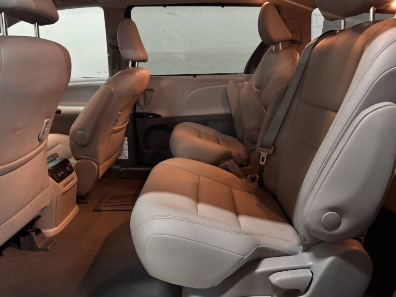 2020 Toyota Sienna XLE 8-Passenger