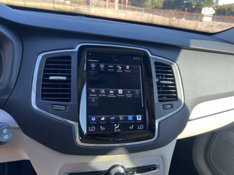 2018 Volvo XC90 T6 Momentum