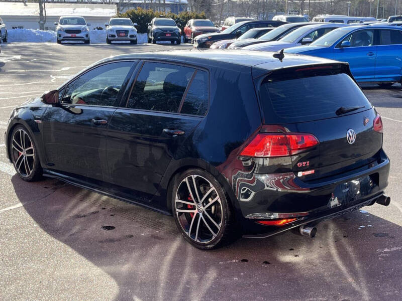 2017 Volkswagen Golf GTI Sport