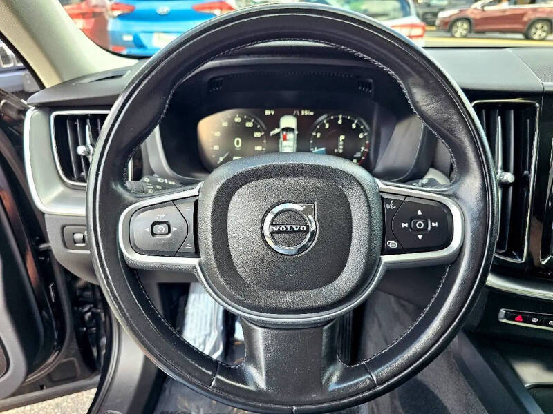 2018 Volvo XC60 T6 Momentum