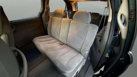 2005 Dodge Grand Caravan SE