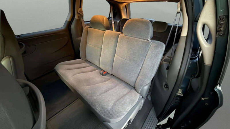 2005 Dodge Grand Caravan SE