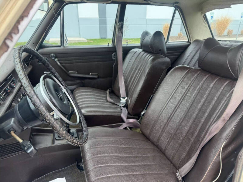 1968 Mercedes-Benz 240-Class