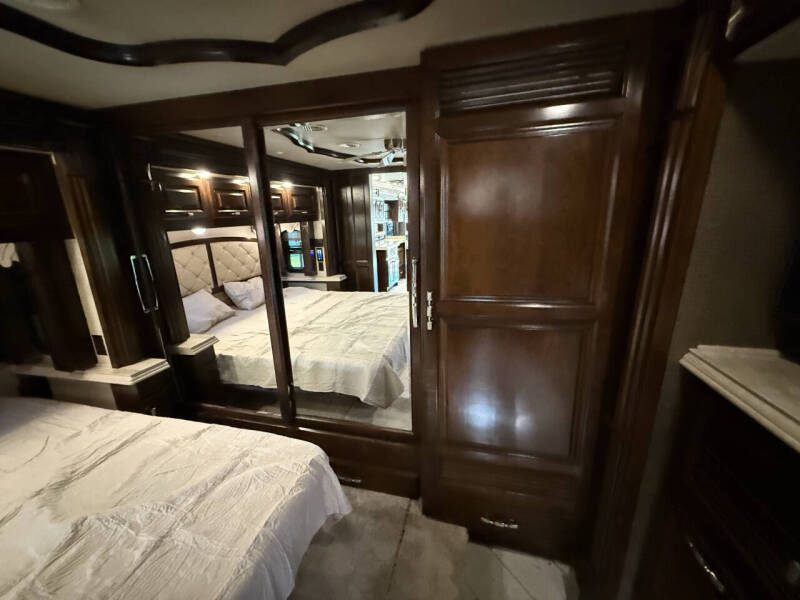 2016 Tiffin Allegro Bus