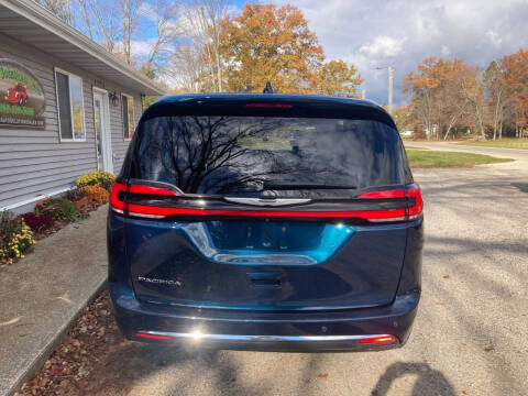 2024 Chrysler Pacifica Touring