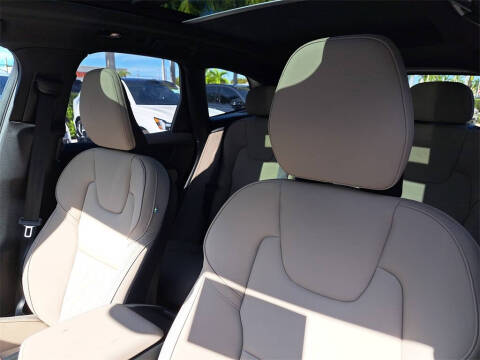 2026 Volvo XC60 T8 Plus