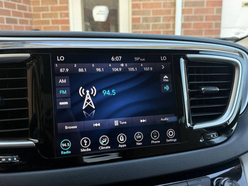 2018 Chrysler Pacifica Hybrid Touring Plus