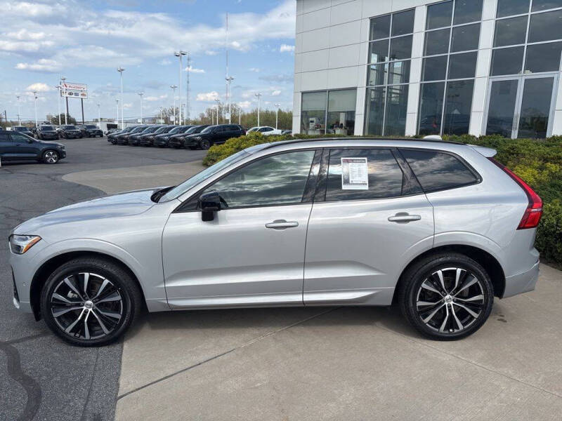 2025 Volvo XC60 B5 Plus Dark Theme