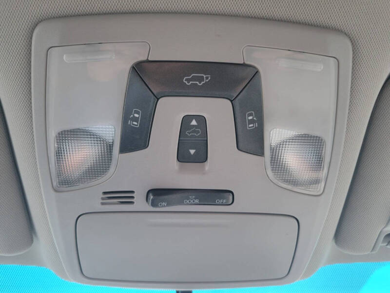 2015 Toyota Sienna XLE 8-Passenger