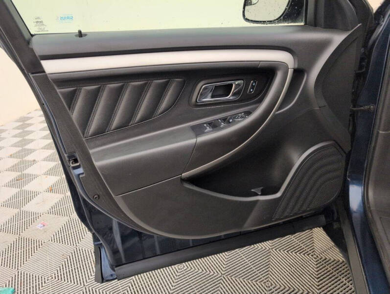 2017 Ford Taurus SEL
