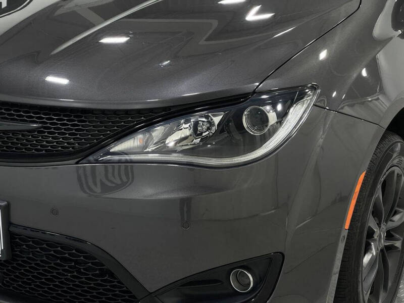 2020 Chrysler Pacifica Launch Edition