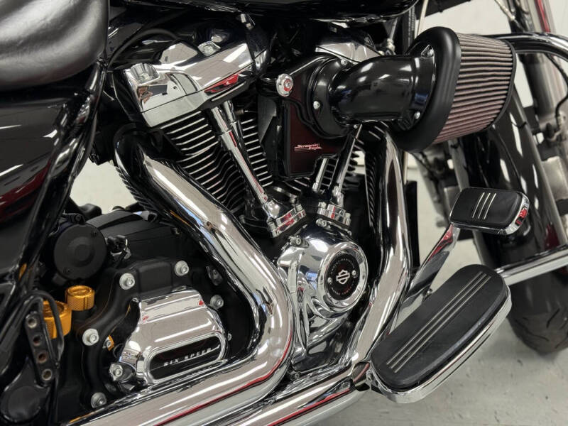 2017 Harley-Davidson FLHXS STREET GLIDE