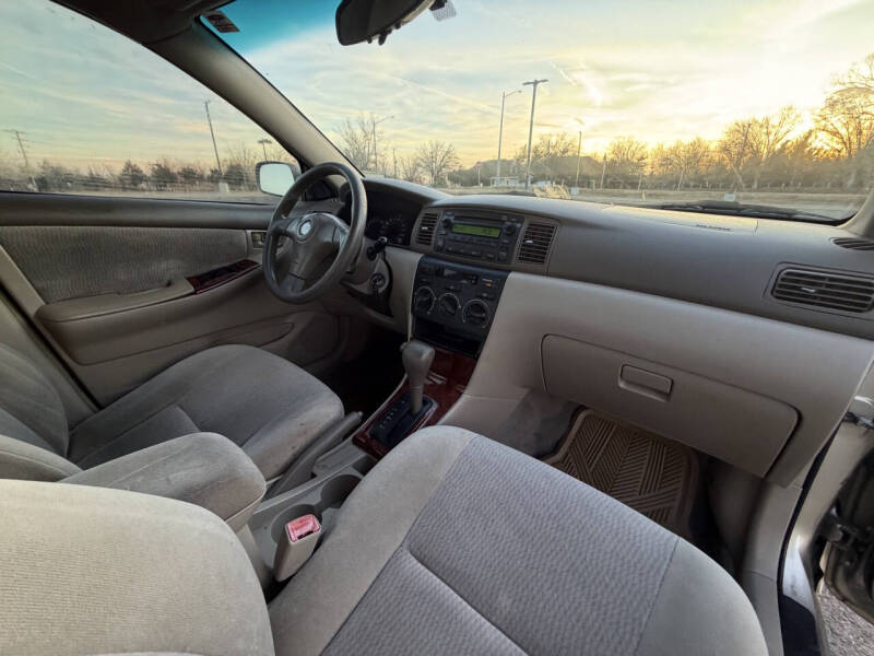 2005 Toyota Corolla LE